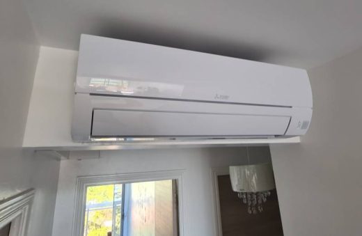Installation&#x20;d&#x2019;une&#x20;console&#x20;double&#x20;flux&#x20;Toshiba&#x20;pour&#x20;une&#x20;maison&#x20;en&#x20;r&#x00E9;novation&#x20;Saint&#x20;Laurent&#x20;du&#x20;Var